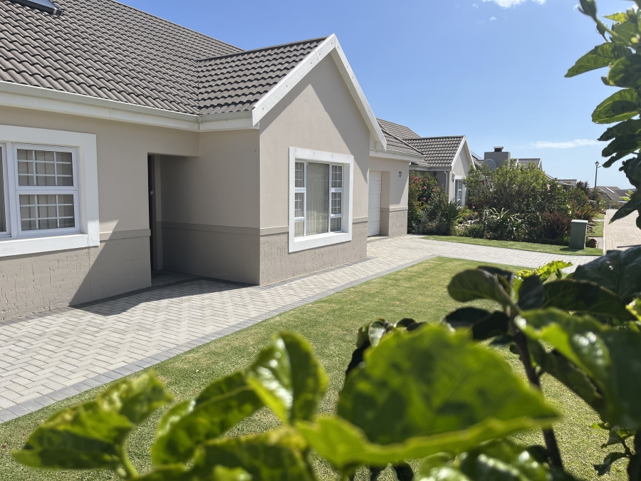 2 Bedroom Property for Sale in Heiderand Western Cape